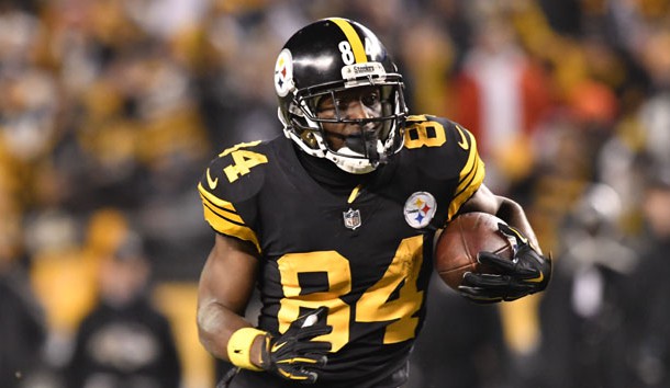 Dec 25, 2016; Pittsburgh, PA, USA; Pittsburgh Steelers wide receiver Antonio Brown (84) runs after making a catch during the fourth quarter of a game against the Baltimore Ravens at Heinz Field. Pittsburgh won 31-27. Photo Credit: Mark Konezny-USA TODAY Sports