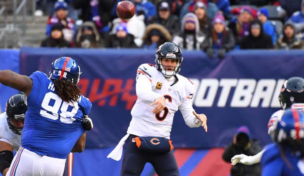 Nov 20, 2016; East Rutherford, NJ, USA; Chicago Bears quarterback Jay Cutler (6) passes the ball during the third quarter against the New York Giants at MetLife Stadium. Photo Credit: Robert Deutsch-USA TODAY Sports