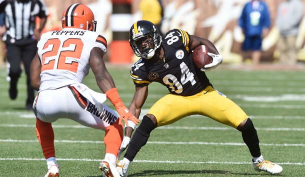Sep 10, 2017; Cleveland, OH, USA; Pittsburgh Steelers wide receiver Antonio Brown (84) runs with the ball after a catch as Cleveland Browns linebacker Jabrill Peppers (22) defends during the second half at FirstEnergy Stadium. Photo Credit: Ken Blaze-USA TODAY Sports