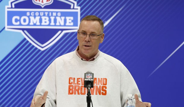 Browns' Hue Jackson wants Josh Gordon in Cleveland a long time Browns' Hue Jackson wants Josh Gordon in Cleveland a long time