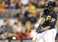 Pirates stay hot, beat Padres 5-2