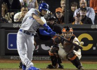 Royals play their game, take 2-1 World Series lead