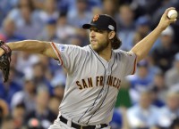 Bumgarner, Pence lead Giants to Game 1 Series win