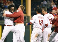 Phillies sink struggling Nationals in extras