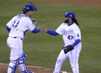 Cueto beats deGrom as Royals take 2-0 Series lead