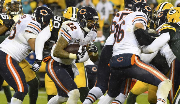 Nov 26, 2015; Green Bay, WI, USA; Chicago Bears running back Matt Forte (22) carries the ball against the Green Bay Packers during the second half for a NFL game on Thanksgiving at Lambeau Field. Mandatory Credit: Mike DiNovo-USA TODAY Sports