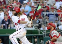 Werth drives in 2 in 9th as Nats beat Phillies
