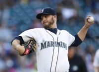 Orioles acquire LHP Miley from Mariners