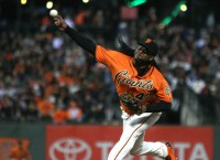 Giants pull away from Mets, Cueto wins 14th