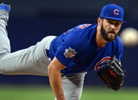 Cubs stroll past Astros, inch closer to division title