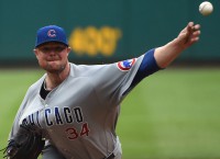 Lester leads Cubs to share of NL Central title