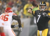 Steelers ride Roethlisberger's 5 TDs to rout of Chiefs