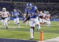 Kentucky looking to take advantage of limping Cards