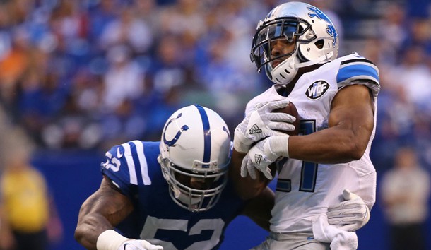 Sep 11, 2016; Indianapolis, IN, USA; Indianapolis Colts inside linebacker D'Qwell Jackson (52) tackles Detroit Lions running back Ameer Abdullah (21) in the second half at Lucas Oil Stadium. The Lions won 39-35. Photo Credit: Aaron Doster-USA TODAY Sports