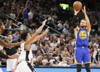 Warriors finish off Spurs behind Curry's 36