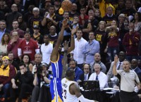 Durant-led Dubs rally past Cavs for 3-0 Finals lead