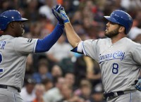 Perez, Moustakas power Royals over Tigers
