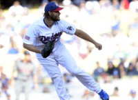Dodgers' Kershaw beats D-backs for 13th win
