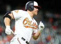Orioles edge Mariners for fifth straight win