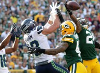 Defense helps Packers beat Seahawks