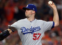 Wood unexpectedly helps L.A. tie series with Houston