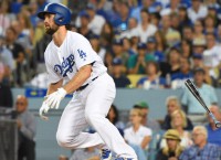 Dodgers strike first in NLCS with 5-2 win over Cubs