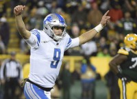 Stafford, Lions handle Packers 30-17
