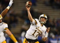 QB Allen plans to play in bowl for Wyoming