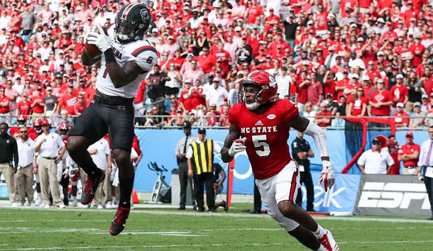 Sep 2, 2017; Charlotte, NC, USA; South Carolina Gamecocks wide receiver Deebo Samuel (1) leaps for the touchdown reception over North Carolina State Wolfpack cornerback Johnathan Alston (5) during the second quarter at Bank of America Stadium. Photo Credit: Jim Dedmon-USA TODAY Sports