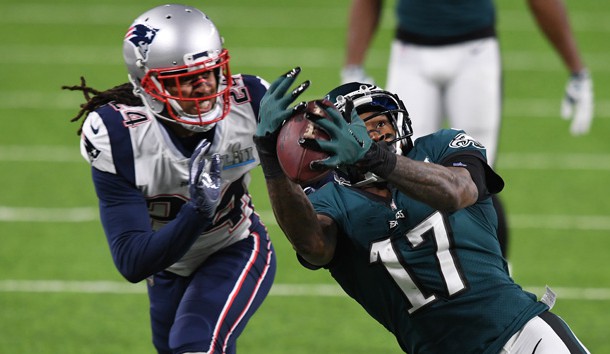 Feb 4, 2018; Minneapolis, MN, USA; Philadelphia Eagles wide receiver Alshon Jeffery (17) catches the ball in front of New England Patriots cornerback Stephon Gilmore (24) during the first half in Super Bowl LII at U.S. Bank Stadium. Photo Credit: John David Mercer-USA TODAY Sports