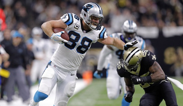 Jan 7, 2018; New Orleans, LA, USA; Carolina Panthers tight end Greg Olsen (88) tries to push off against New Orleans Saints defensive back Rafael Bush (25) during the fourth quarter in the NFC Wild Card playoff football game at Mercedes-Benz Superdome. Mandatory Credit: Stephen Lew-USA TODAY Sports