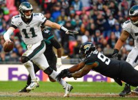 Eagles try to slow streaking Saints