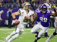 Saints pay back Vikings, earn sixth straight win