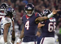 Texans beat Titans for eighth straight win