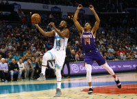 Hornets rout Suns 135-115 with balanced scoring