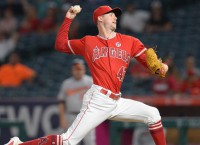 Angels' Canning takes aim at Tigers