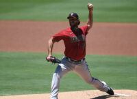 Bumgarner, D-backs face Braves, aim to get wins