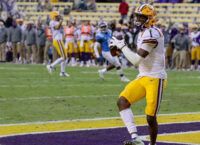Boutte’s record-setting catch wins it for LSU