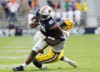 Auburn moves versatile Pegues to defensive line