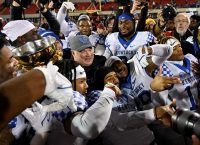 Kentucky, Mark Stoops agree on contract extension