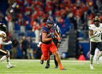 Last Play Catch by Cardenas Keeps UTSA Unbeaten