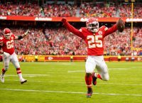 Chiefs' Edwards-Helaire (collarbone) out vs. Steelers