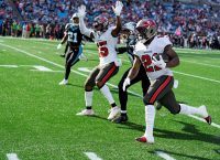 Grayson, Vaughn, D Take Bucs to NFC South Crown