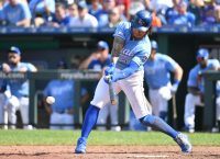 Royals SS Adalberto Mondesi out with ACL tear