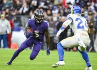 Ravens deal WR Brown to Cards, net first-round pick