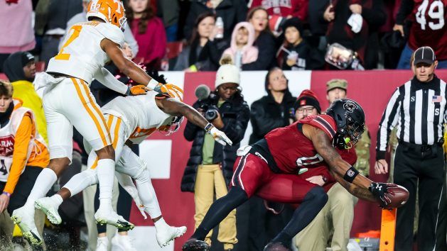 Gamecocks Rocky Topple Tennessee