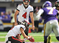 Buccaneers Slide Past Vikings for Dramatic Road Win