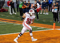 Unusual Receiver Wins It for Wisconsin