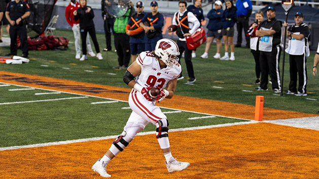 Unusual Receiver Wins It for Wisconsin