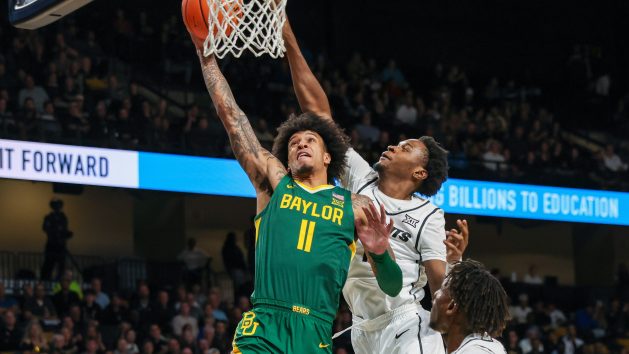 Late Flurry Snaps Baylor Losing Skid